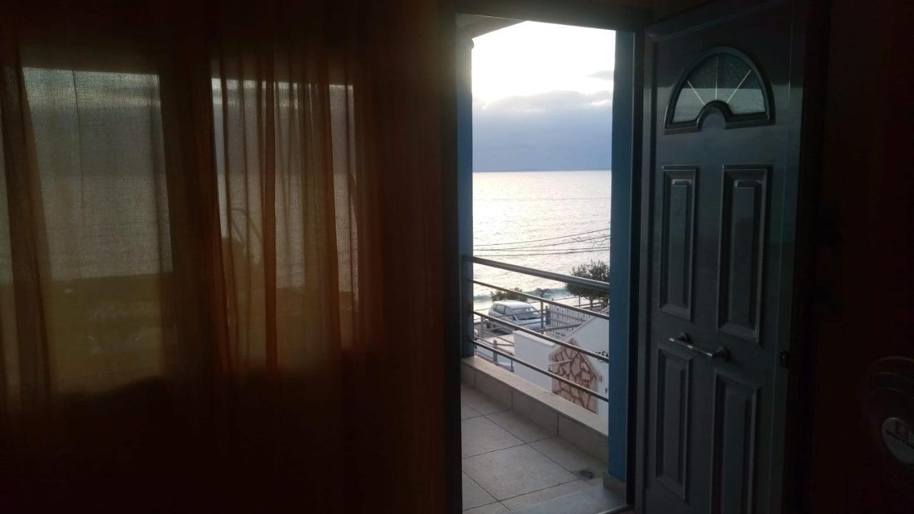 Whole Apartment In Loutsa With Amazing View Exterior foto